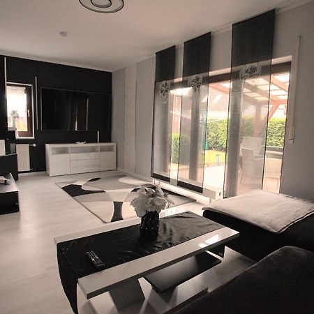 Zum Kaeutzchen 120Qm Ferienhaus 8 Personen 4 Schlafzimmer Nossentiner Huette المظهر الخارجي الصورة