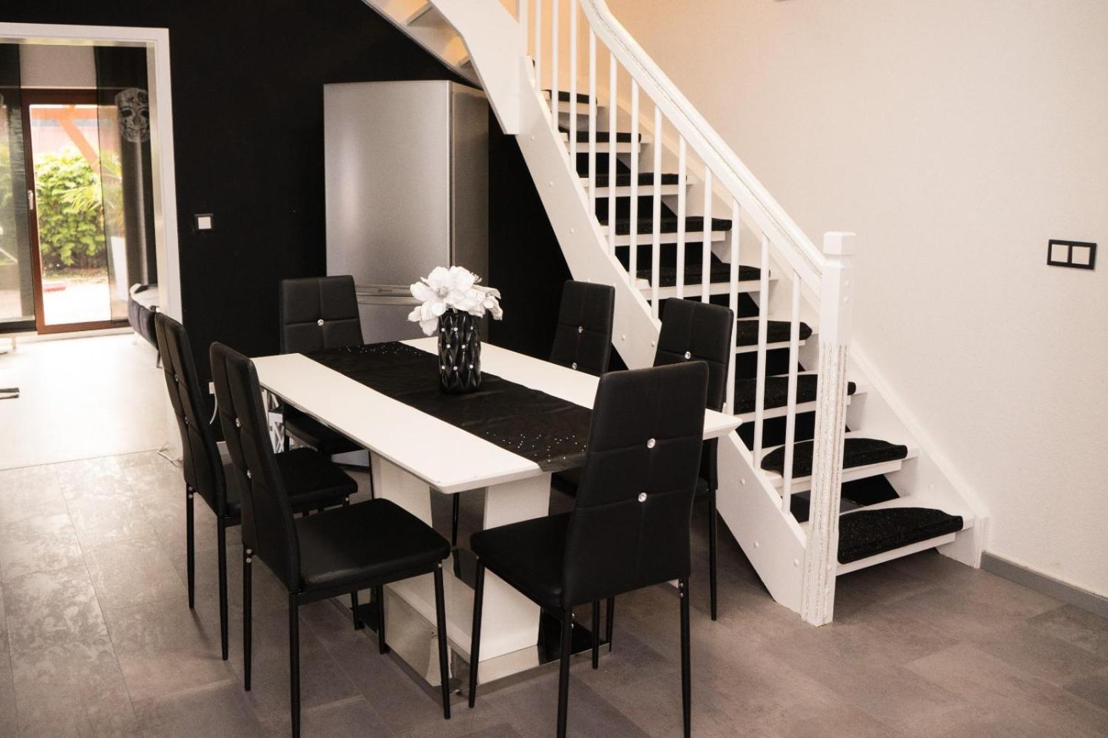 Zum Kaeutzchen 120Qm Ferienhaus 8 Personen 4 Schlafzimmer Nossentiner Huette المظهر الخارجي الصورة