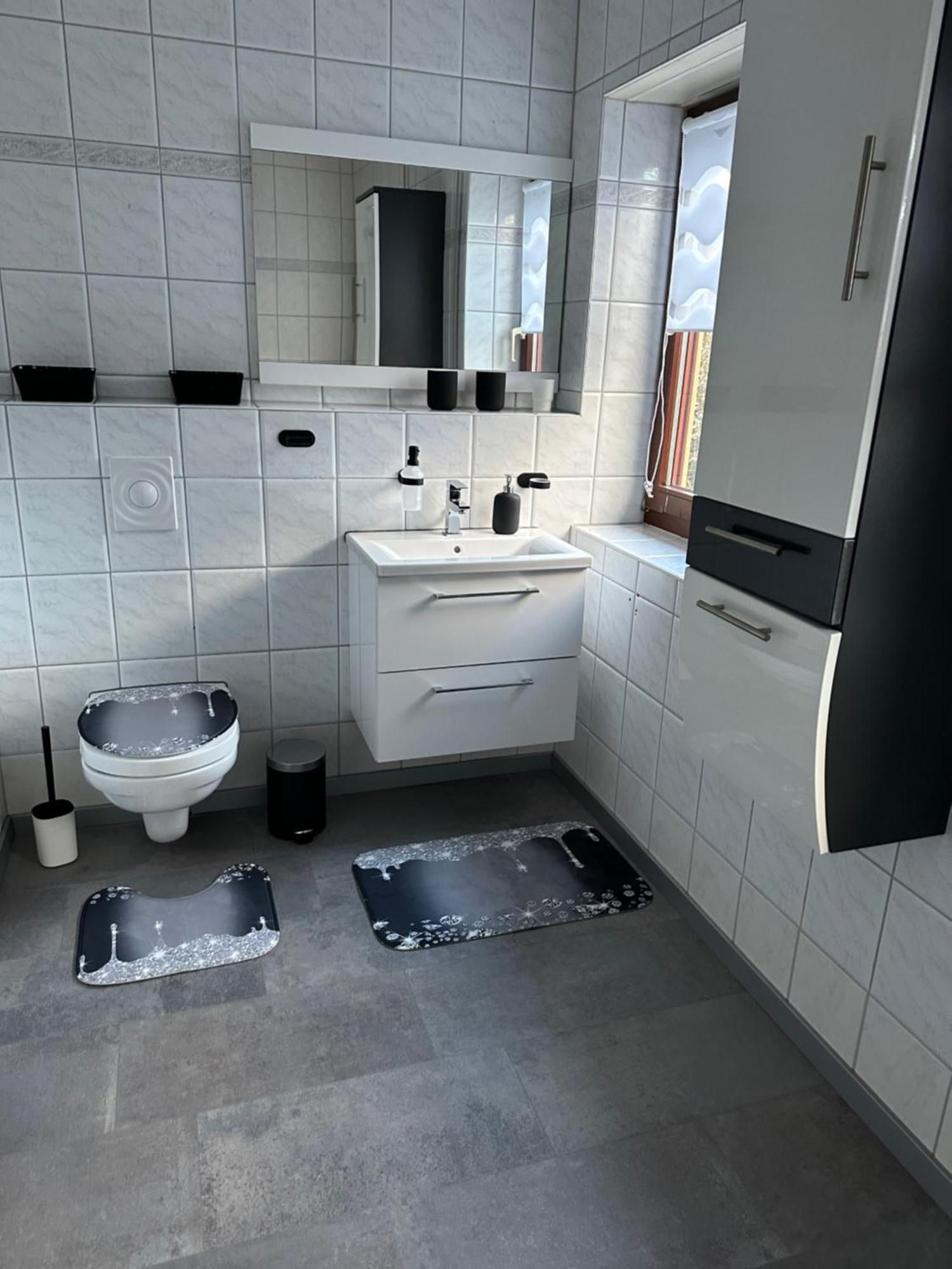 Zum Kaeutzchen 120Qm Ferienhaus 8 Personen 4 Schlafzimmer Nossentiner Huette المظهر الخارجي الصورة