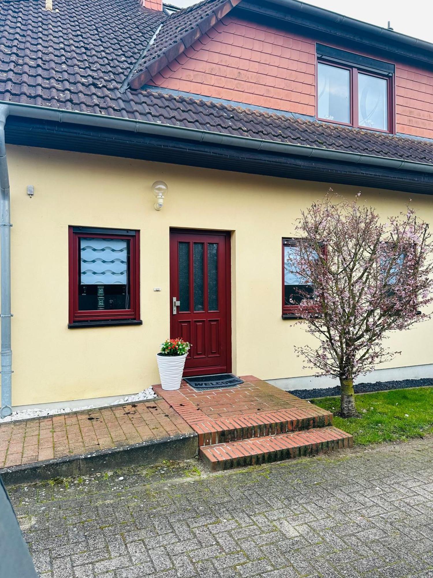 Zum Kaeutzchen 120Qm Ferienhaus 8 Personen 4 Schlafzimmer Nossentiner Huette المظهر الخارجي الصورة
