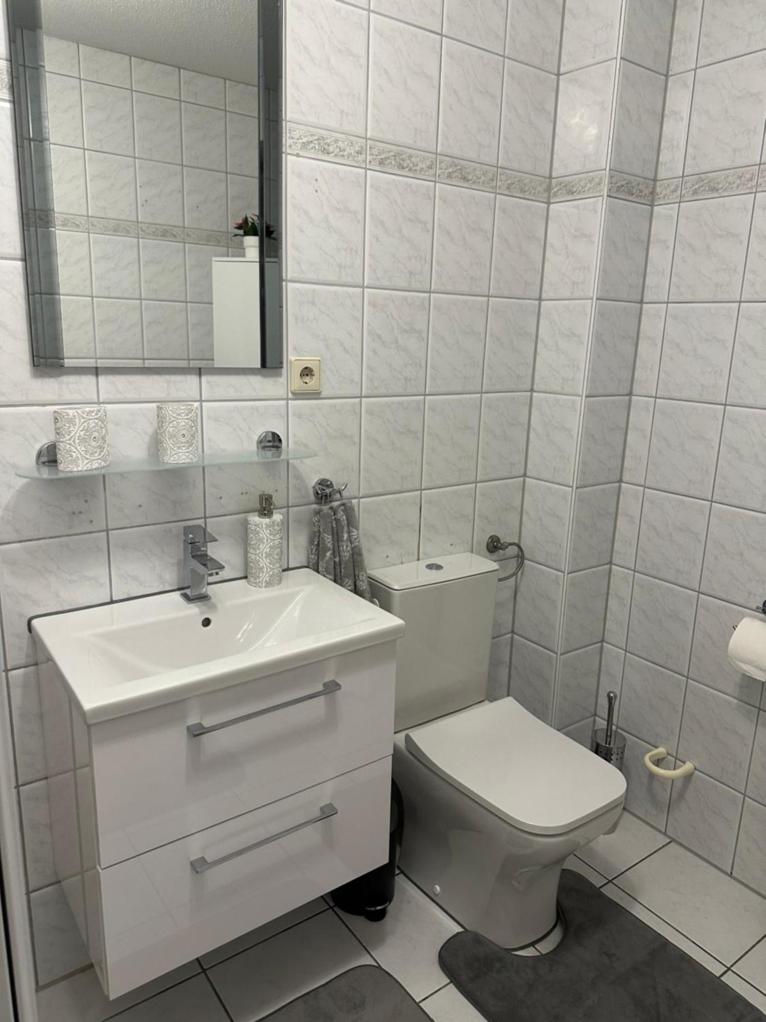 Zum Kaeutzchen 120Qm Ferienhaus 8 Personen 4 Schlafzimmer Nossentiner Huette المظهر الخارجي الصورة