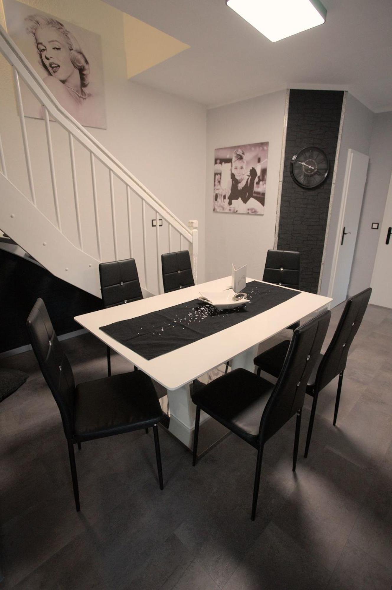 Zum Kaeutzchen 120Qm Ferienhaus 8 Personen 4 Schlafzimmer Nossentiner Huette المظهر الخارجي الصورة