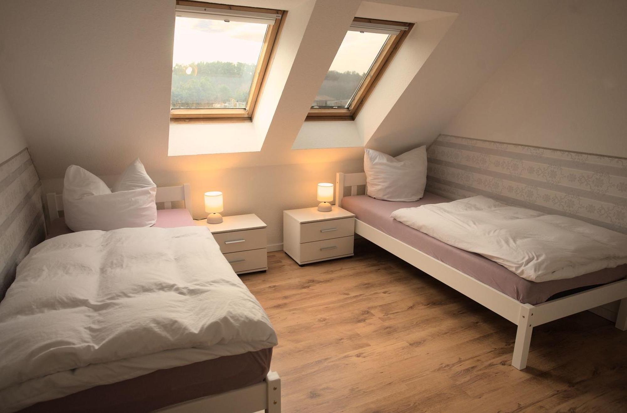 Zum Kaeutzchen 120Qm Ferienhaus 8 Personen 4 Schlafzimmer Nossentiner Huette المظهر الخارجي الصورة